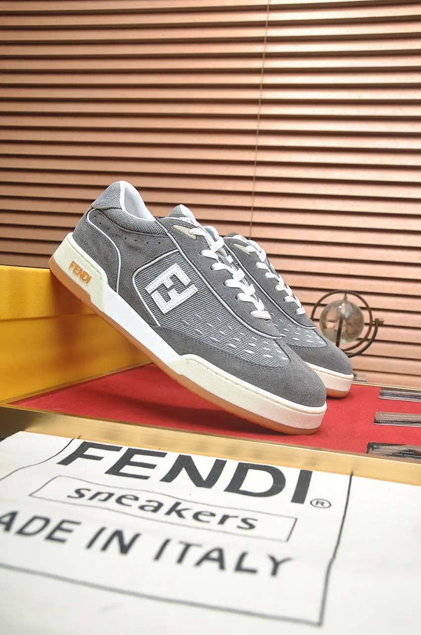 Men's shoes 💰600💶 [Fendi] The latest couple model 🔥 Many 💑 stars have the same style. FD match is a one-to-one replica of the original version. The first fendi match created by designer Kim Jones and Trainer basketball sneakers by Donkey. Material: Original silk leather. Lining: breathable mesh. Packaging: Original 1:1 matching high-end packaging. Size: Female 35-40 Male 38-44 (45 46. Custom-made (no return or exchange)